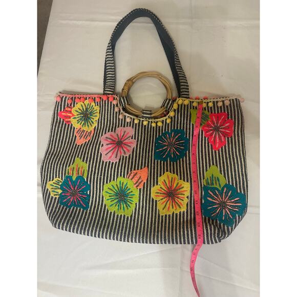 🌺 America & Beyond Embroidered Floral Stripe Tote – 100% Cotton 🌺 - Picture 5 of 10